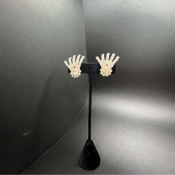 Silver Tone Rhinestone Art Deco Style Diamond Shape StarBurst Clip Earrings - Picture 3 of 9